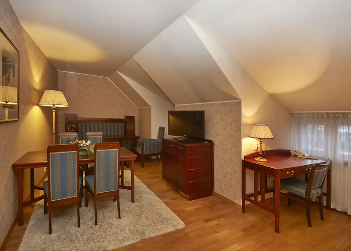 Отель Imatran Valtionhotelli 4*